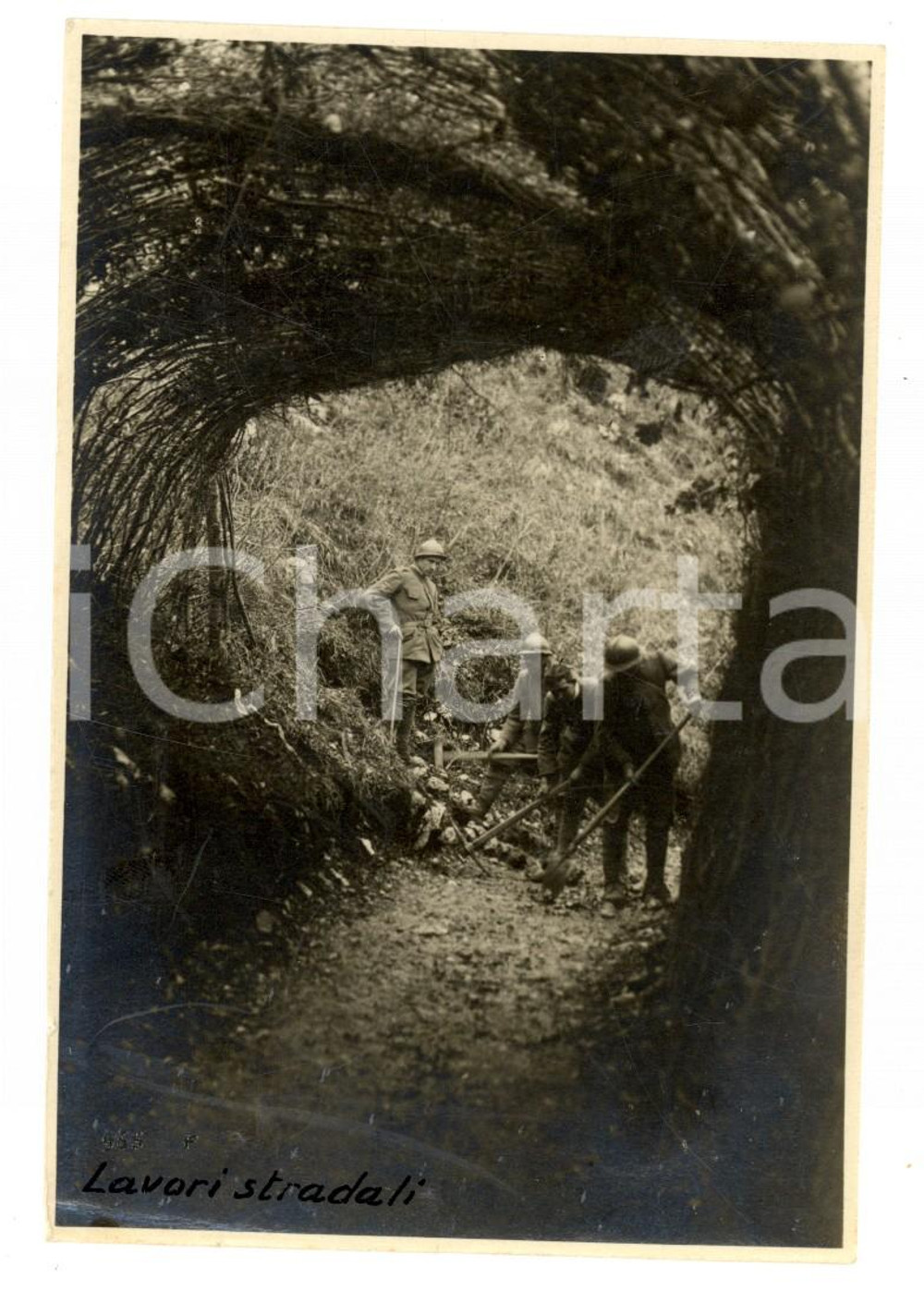 Fotografia d epoca originale 1918 WW1 MONTELLO Soldati addetti ai lavori stradali Fotografia 9x14 cm 1