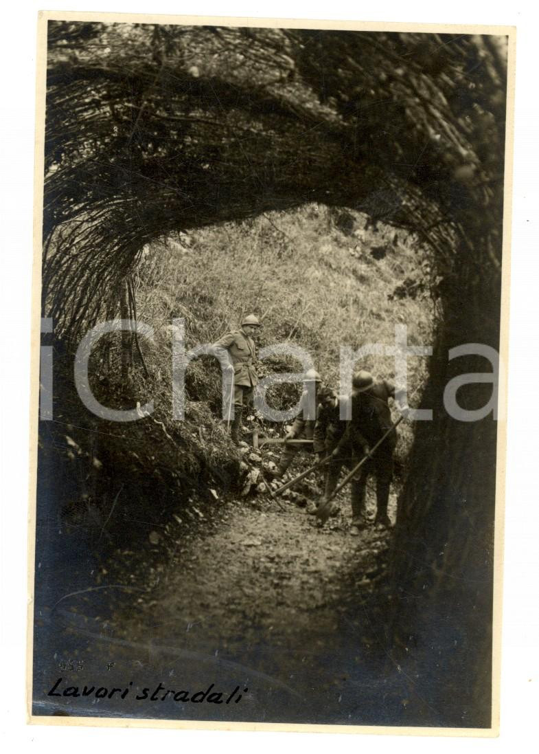 Fotografia d epoca originale 1918 WW1 MONTELLO Soldati addetti ai lavori stradali Fotografia 9x14 cm 1