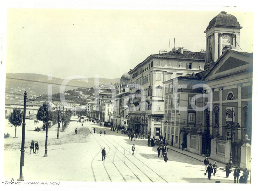 Fotografia d epoca originale 1920 TRIESTE Riva III Novembre  Veduta con l  HOTEL DE LA VILLE Foto ANIMATA 1