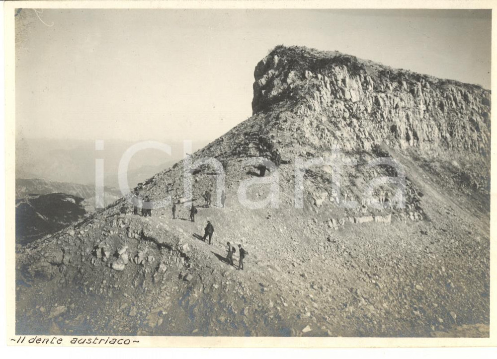 Fotografia d epoca originale 1920 MONTE CORNO BATTISTI Escursionisti verso il dente austriaco  Foto 14x10 cm 1