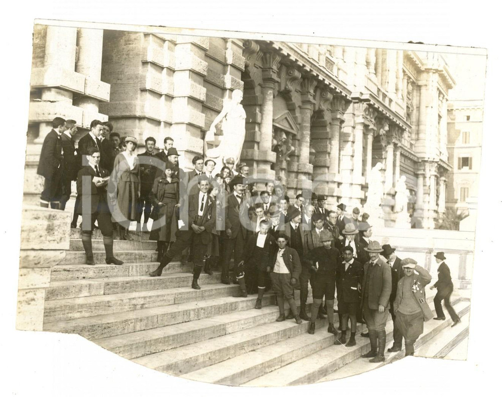 Fotografia d epoca originale 1921 ROMA Turisti sulle scalinate del palazzo di Giustizia Foto VINTAGE 15x12 1