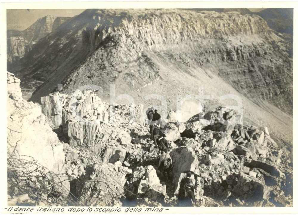 Fotografia d epoca originale 1920 MONTE CORNO BATTISTI Escursionisti sul dente italiano minato  Foto 14x10 1