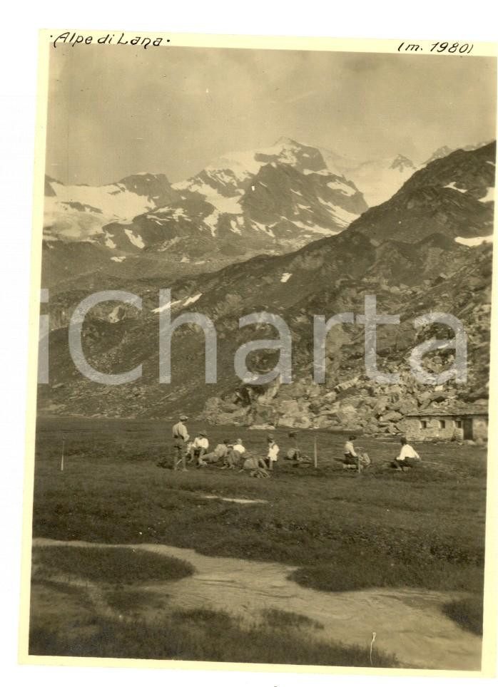 Fotografia d epoca originale 1919 ALPE DI LANA Escursionisti del TOURING CLUB sui prati Foto 8x12 cm 1