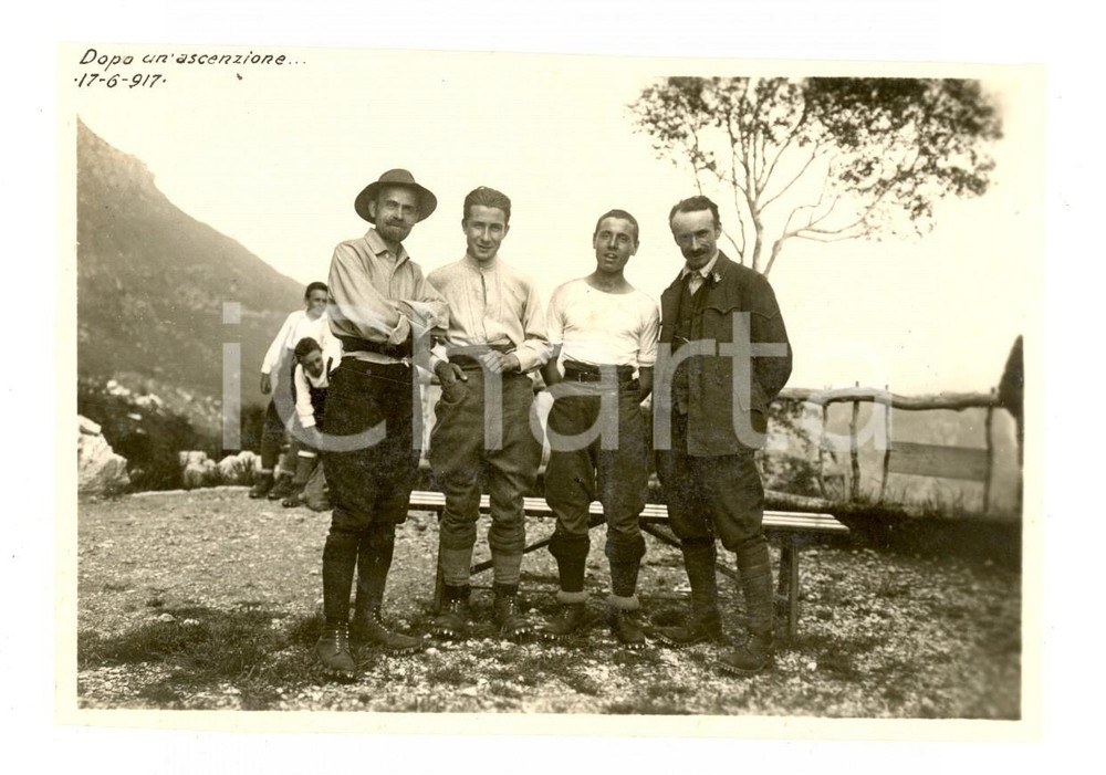 Fotografia d epoca originale 1917 GRIGNA MERIDIONALE Alpinisti dopo un escursione  Foto VINTAGE 15x10 cm 1
