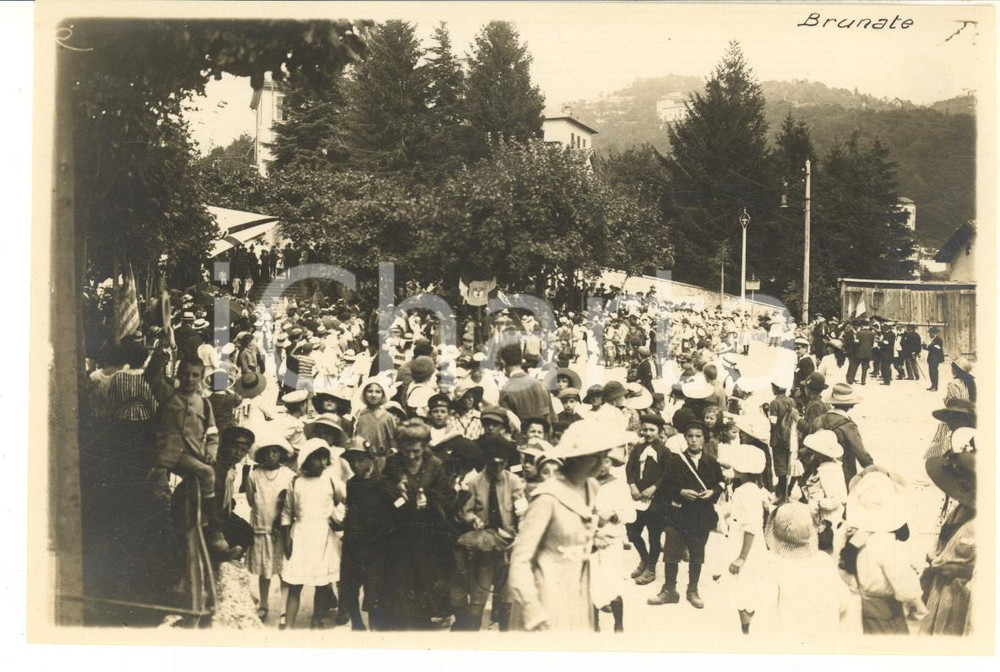 Fotografia d epoca originale 1917 SAN MAURIZIO / BRUNATE Gita per profughi e figli di richiamati  Foto 14x10 1