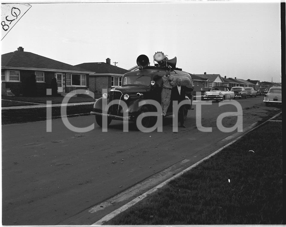 Fotografia d epoca originale 1955 ILLINOIS OAK LAWN Police  Looking for missing girl NEGATIVO ORIGINALE 1