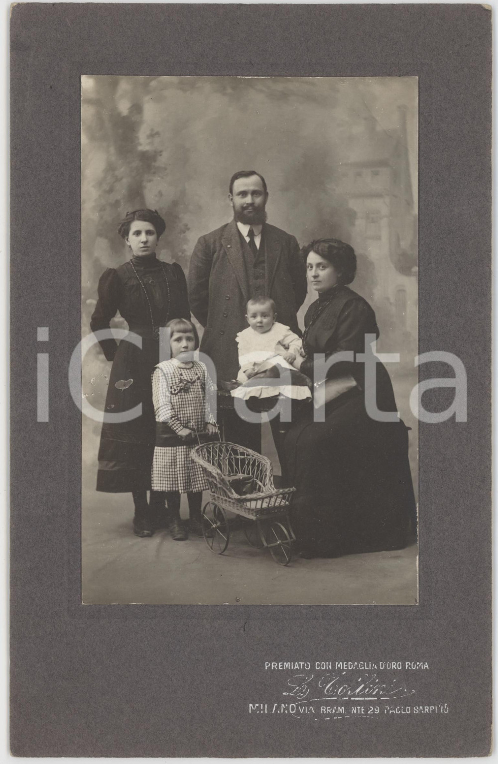 Fotografia d epoca originale 1910 ca MILANO Ritratto della famiglia BETTONI  Foto TOLLINI 13x20 cm 1