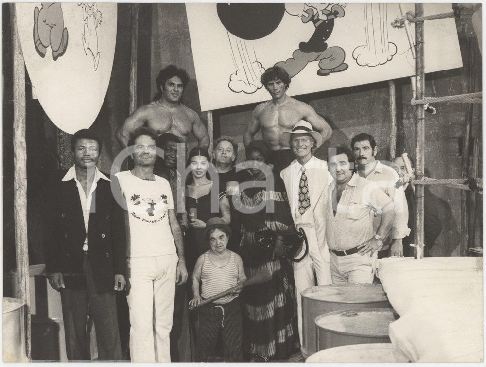 Fotografia d epoca originale 1960 ca CINEMA ROMA Popeye  Braccio di ferro  Attori  Foto 24x18 cm 1