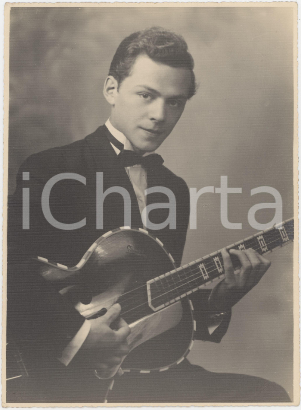 Fotografia d epoca originale 1948 SARONNO VA Chitarrista FICICCHIA  Ritratto 1 Foto 18x24 cm 1
