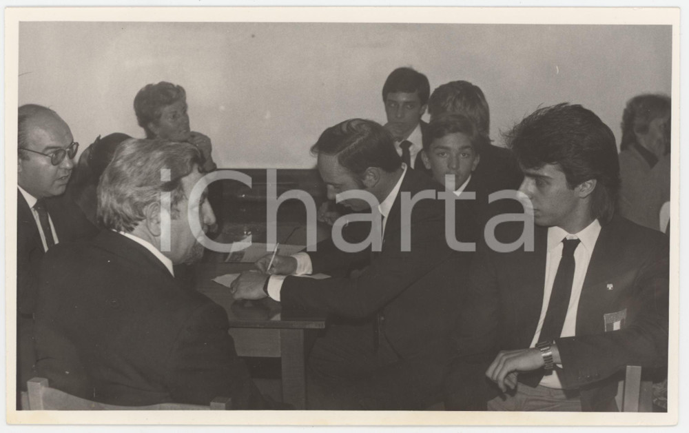 Fotografia d epoca originale 1986 OLOMOUC Czech Republic ICE SKATING  Jury 4 Photo 18x12 cm 1