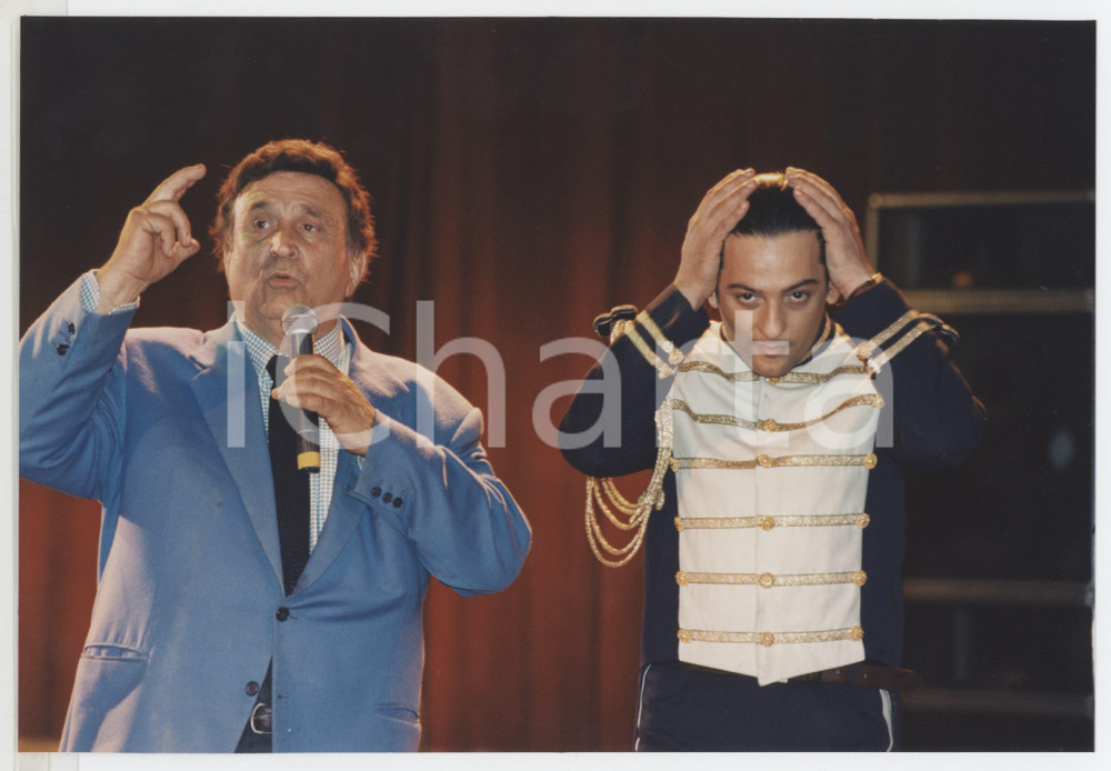 Fotografia d epoca originale 1996 COSTUME  CIRCO ORFEI  Rosario FIORELLO e Nando ORFEI Foto 19x13 cm 2 1