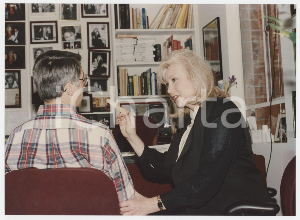 Fotografia d epoca originale 1995 ca COSTUME USA Lillian GLASS con un paziente  Foto 21x15 cm 2 1