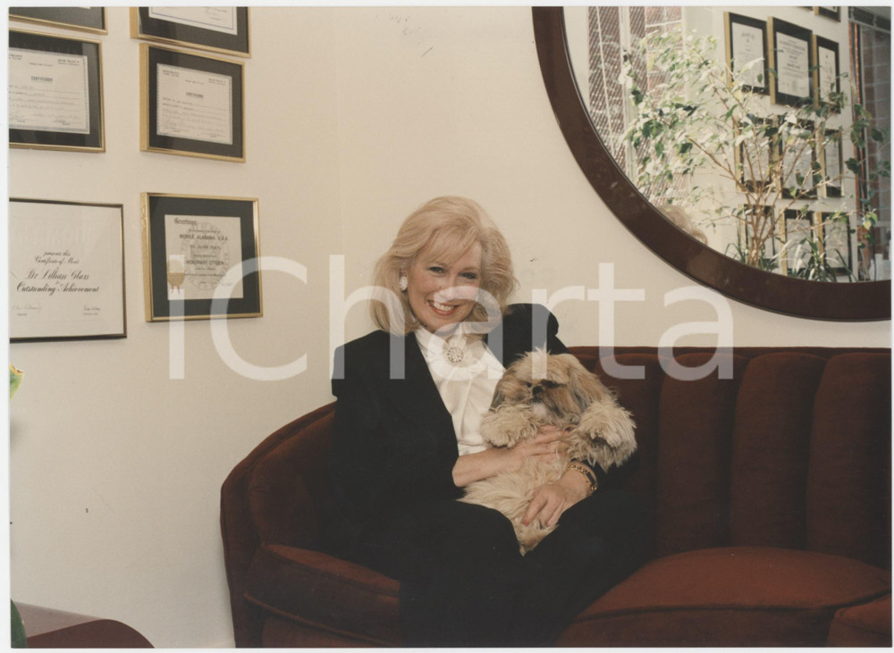Fotografia d epoca originale 1995 ca COSTUME USA Lillian GLASS con il suo cane  Foto 21x15 cm 2 1