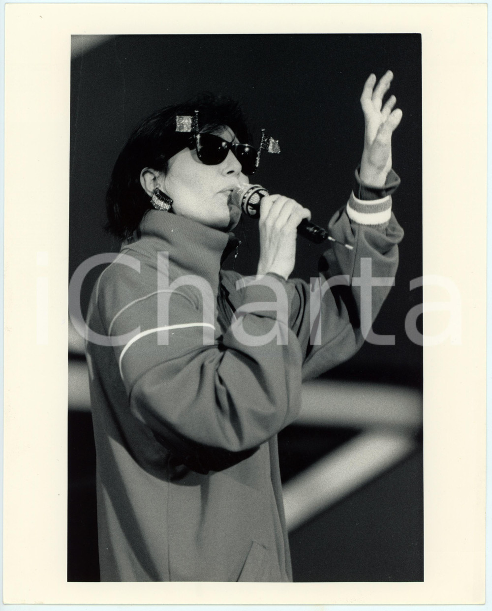 Fotografia d epoca originale 1985 ca FESTIVAL DI SANREMO Loredana BERTÃˆ durante le prove  Foto 20x25 cm 2 1