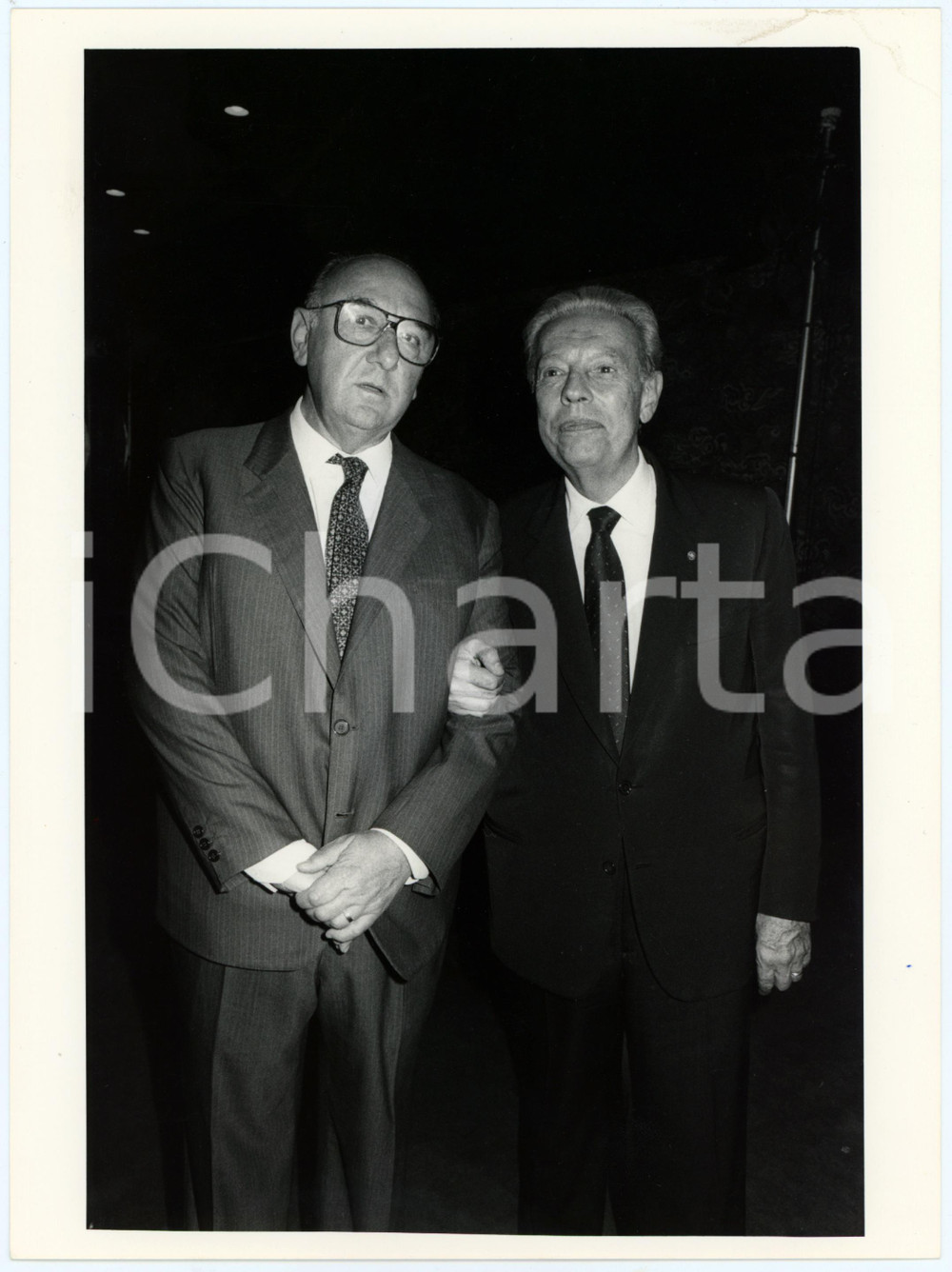 Fotografia d epoca originale 1985 ca VENEZIA  MOSTRA DEL CINEMA Giuseppe ROSSINI Gianluigi RONDI Foto 17x24 1
