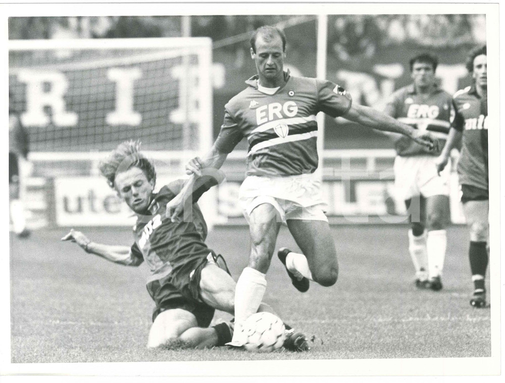 Fotografia d epoca originale 1989 CALCIO Derby GENOA  SAMPDORIA Davide FONTOLAN Attilio LOMBARDO Foto 24x18 1