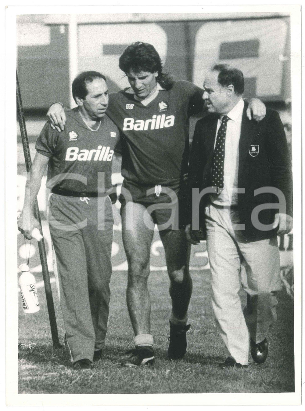 Fotografia d epoca originale 1988 CALCIO Coppa UEFA ROMA  NORIMBERGA 12 Renato PORTALUPPI infortunato Foto 1