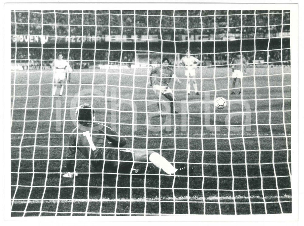 Fotografia d epoca originale 1990 ca CALCIO Napoli vs VfB Stuttgart  Diego Armando MARADONA Rigore  Foto 2 1