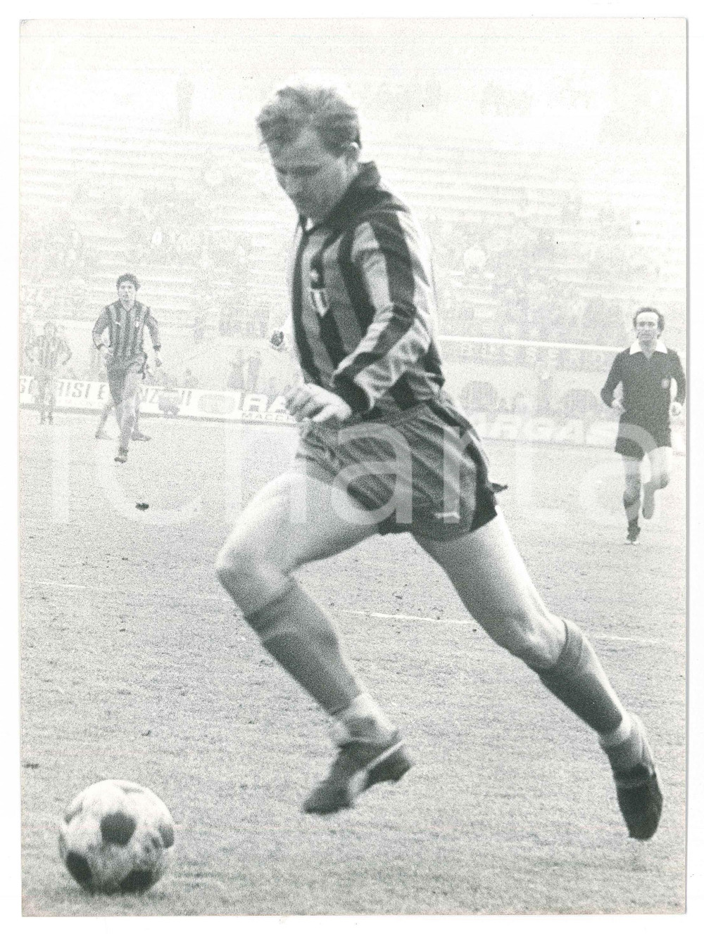 Fotografia d epoca originale 1981 CALCIO  INTER Abid KOVACEVIC in prova al Torneo di Capodanno  Foto 2 1