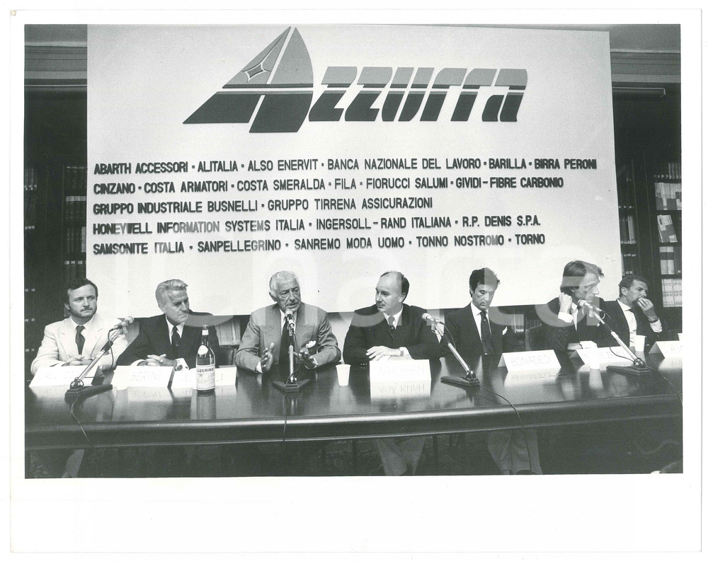Fotografia d epoca originale 1985 VENEZIA Varo AZZURRA II Gianni AGNELLI Aga KHAN Conferenza Stampa  Foto 1