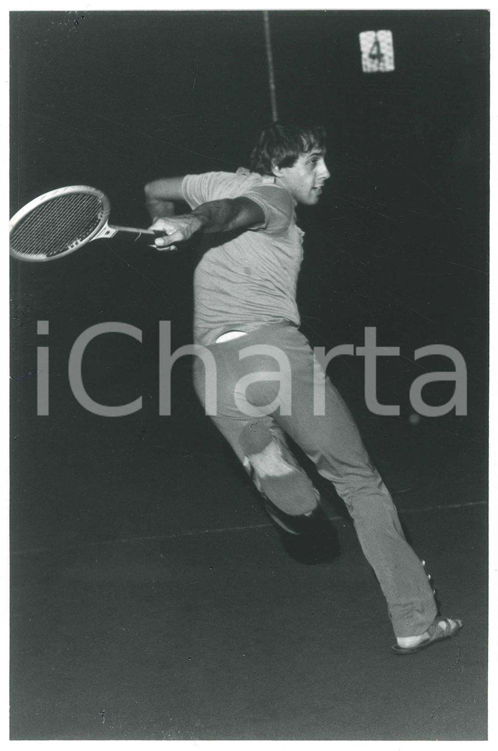Fotografia d epoca originale 1970 ca ITALIA  MUSICA Adriano CELENTANO gioca a tennis  Foto19x29 cm 1