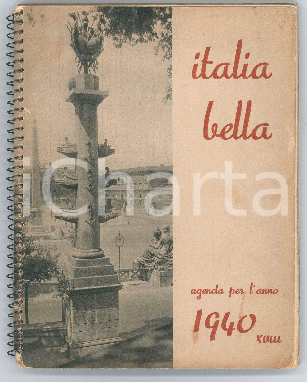 1940 ITALIA BELLA Agenda ditta SCHIROLLI Mobili per ufficio - ILLUSTRATA Agenda d'epoca rilegata a spirale, con illustrazioni b/n, omaggio della ditta Schirolli di Mantova.PAGINE: 100 caCONDIZIONI: FAIR (buone condizioni interne, ma segno a biro e segni d'uso in copertina) FAIR/discreto buone condizioni interne, ma minime rosure e ingiallimenti in copertina Formato: 15x19 cm originale e autentica 1
