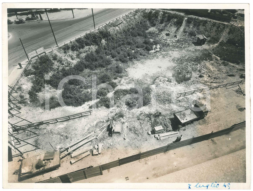 Fotografia d epoca originale 1949 MILANO Piazza Cavour  Lavori nel terreno del Centro Svizzero  Foto 23x17 1
