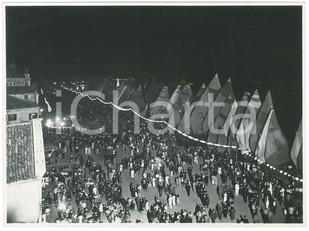 Fotografia d epoca originale 1940 ca VENEZIA Festa del Redentore  Festeggiamenti della folla  Foto 23x17 cm 1