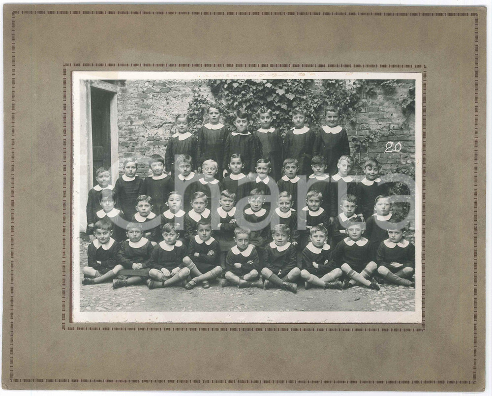 Fotografia d epoca originale 1950 ca COSTUME ITALIA Classe elementare maschile  Foto VINTAGE 25x20 cm 1