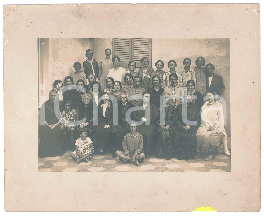 Fotografia d epoca originale 1925 ca COSTUME ITALIA Ritratto di gruppo  Famiglia  Donne  Foto 22x17 cm 1