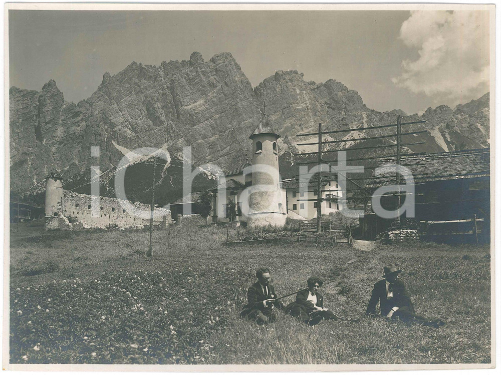 Fotografia d epoca originale 1935 ca CORTINA D AMPEZZO Castello DE ZANNA Cappella SS. Trinità  Foto ANIMATA 1