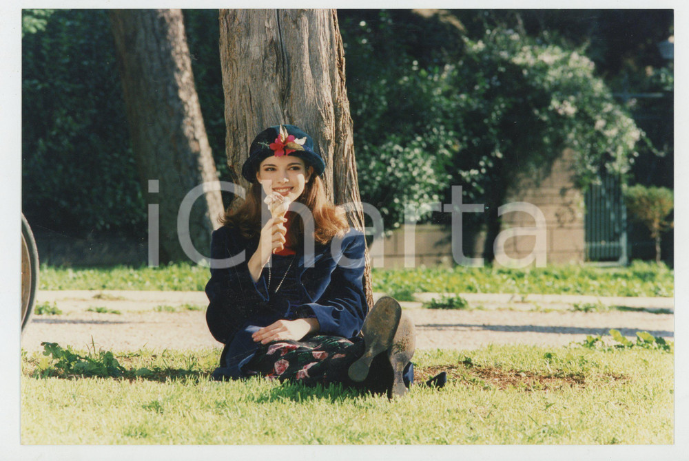 Materiale cinematografico d’epoca 1998 CINEMA  LAURA NON C Ãˆ Gigliola ARAGOZZINI Foto 22x15 cm 2 1