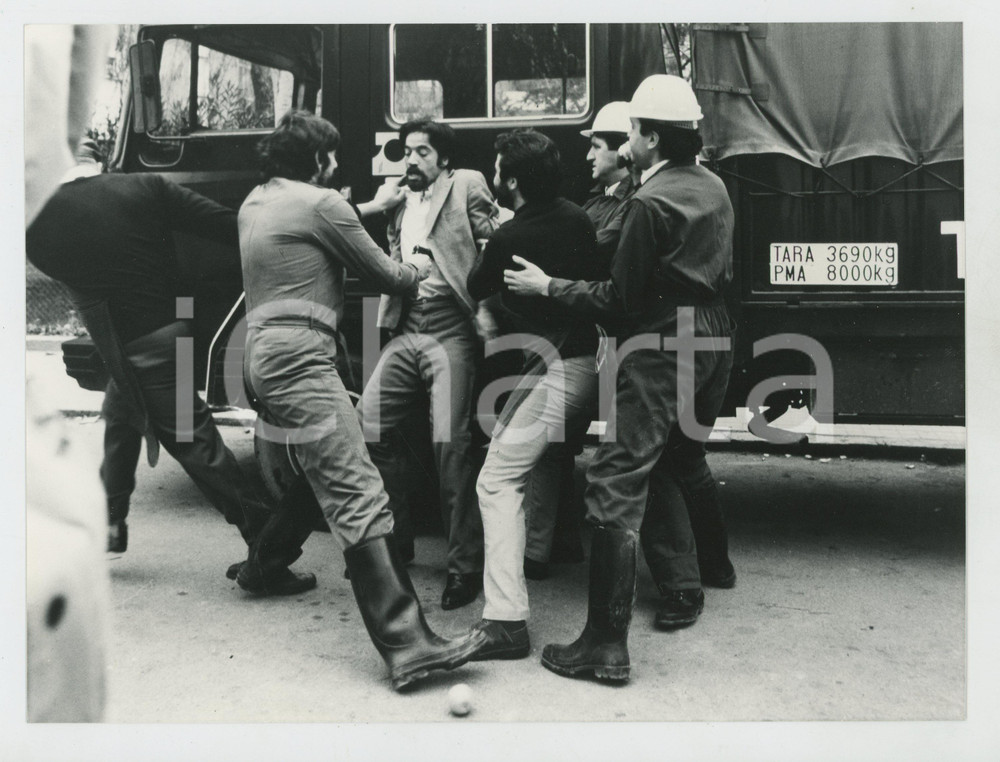 Materiale cinematografico d’epoca 1988 SPAIN Imanol Arias in El Lute II: Mañana seré libre Photo 24x17 cm 1