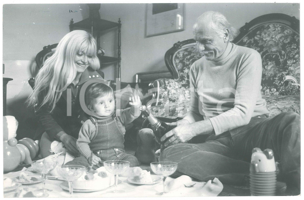 Fotografia d epoca originale 1975 ca ITALIA Maurizio CORGNATI Letizia DI MAIO con la figlia Giuditta  Foto 5 1