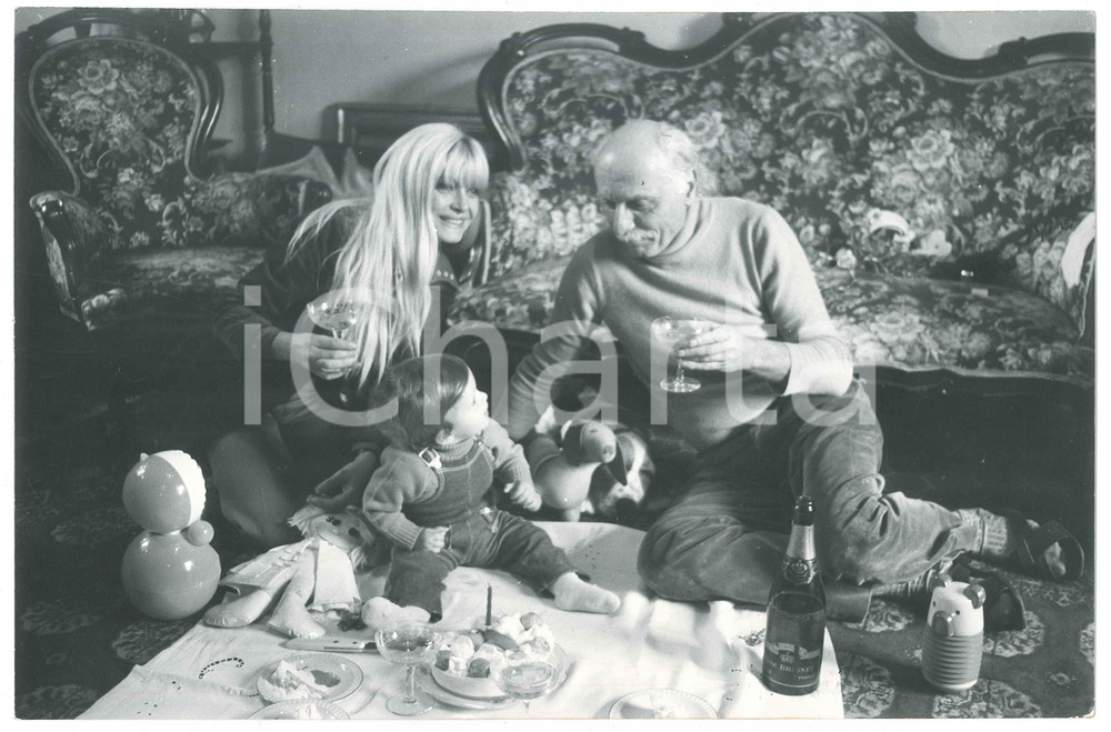 Fotografia d epoca originale 1975 ca ITALIA Maurizio CORGNATI Letizia DI MAIO con la figlia Giuditta  Foto 1 1