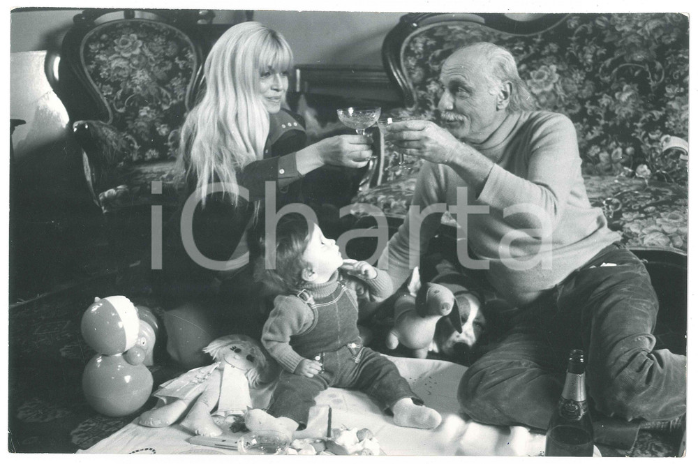 Fotografia d epoca originale 1975 ca ITALIA Maurizio CORGNATI Letizia DI MAIO con la figlia Giuditta  Foto 2 1