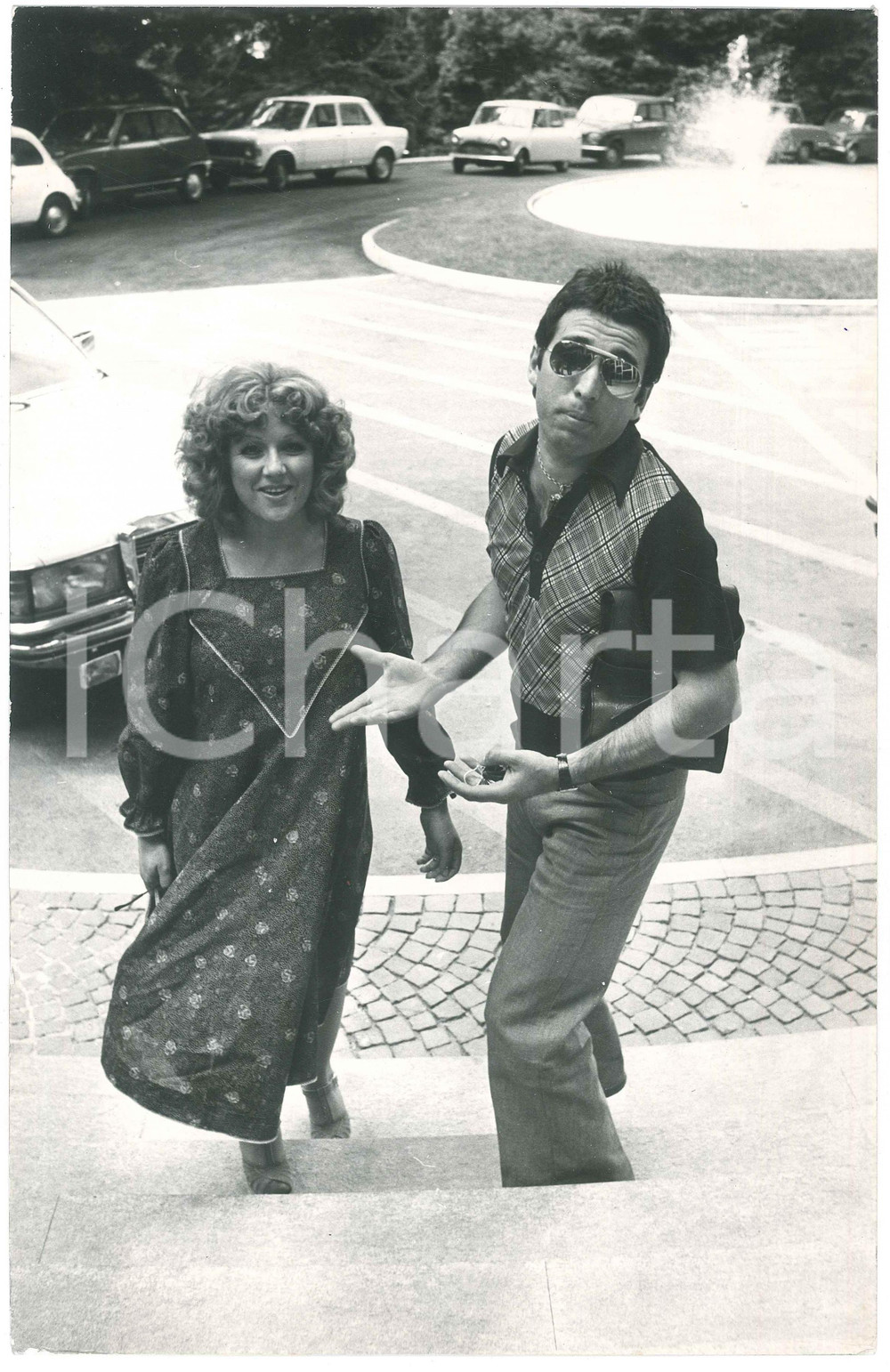Fotografia d epoca originale 1975 COSTUME ITALIA Orietta BERTI incinta con Osvaldo PATERLINI 4  Foto 1