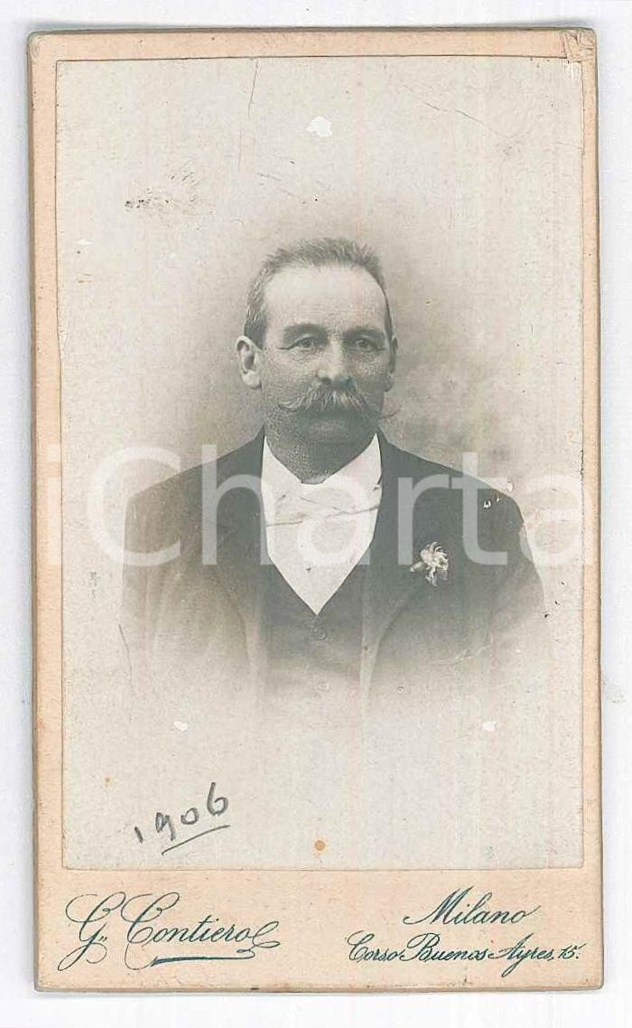 Fotografia d epoca originale 1906 MILANO Ritratto maschile  Fiore all occhiello Foto G. CONTIERO CDV 1