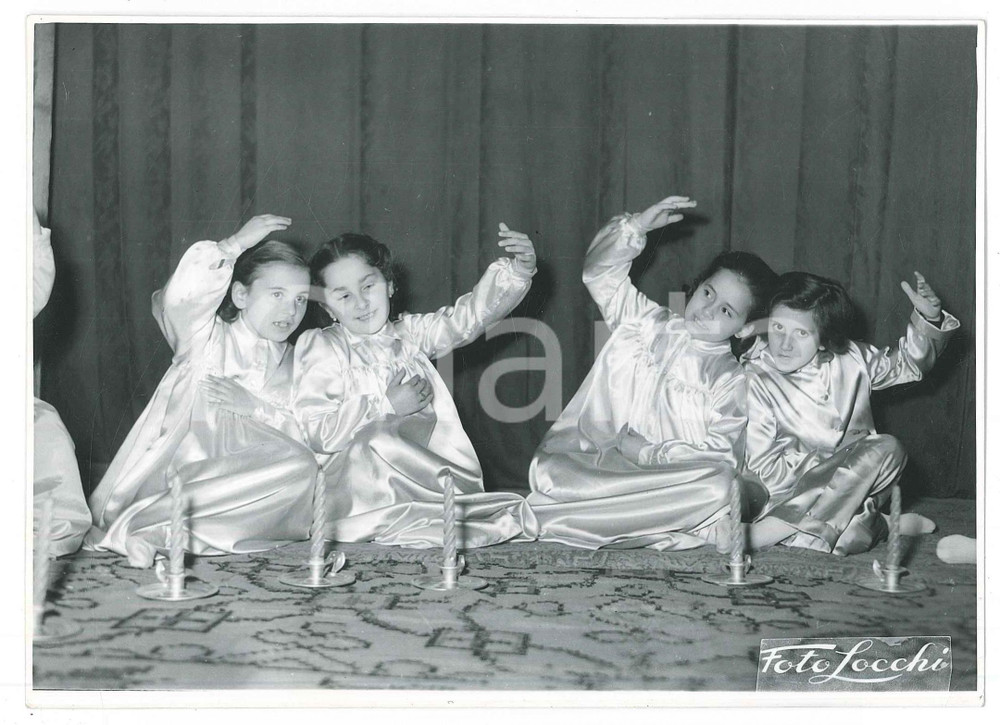 Fotografia d epoca originale 1956 FIRENZE Istituto Sacro Cuore  Bambine alla recita scolastica Foto 1
