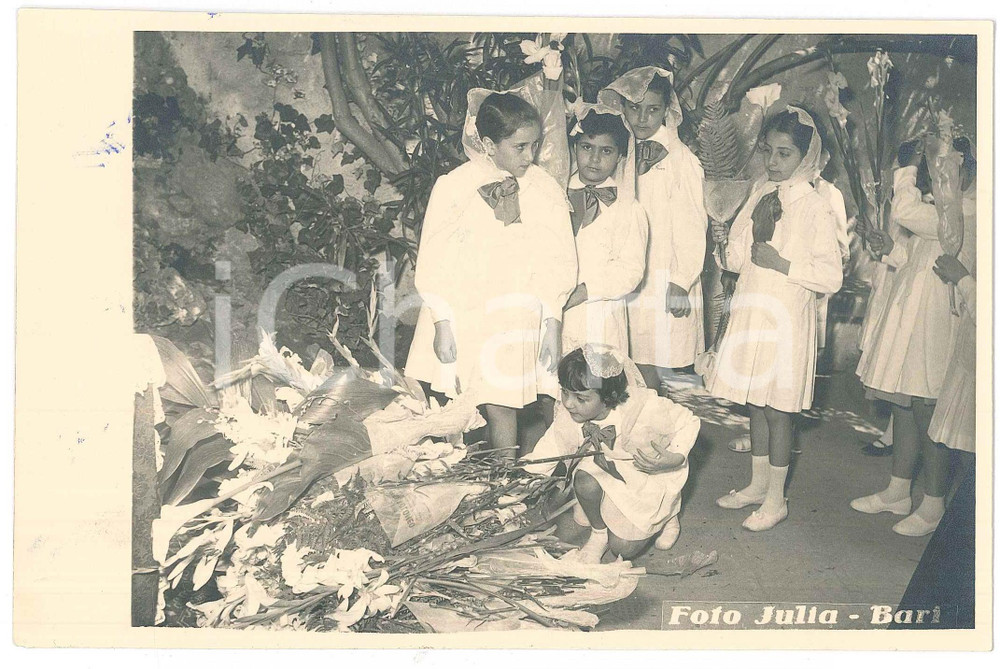 Fotografia d epoca originale 1957 BARI Istituto BOREA  Bambini durante una cerimonia  Foto JULIA 18x13 cm 1