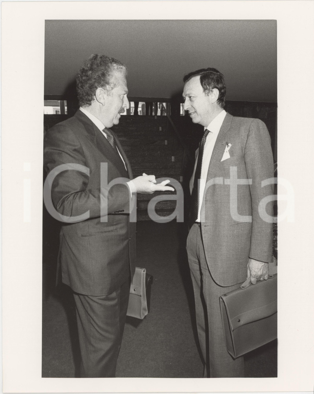 Fotografia d epoca originale 1990 ca MILANO  MONTEDISON Giorgio PORTA durante conferenza  Foto 20x25 3 1