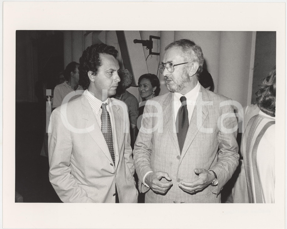 Fotografia d epoca originale 1985 ca MILANO  PSI Mario RAIMONDO con CORONA Ritratto  25x20 cm 1