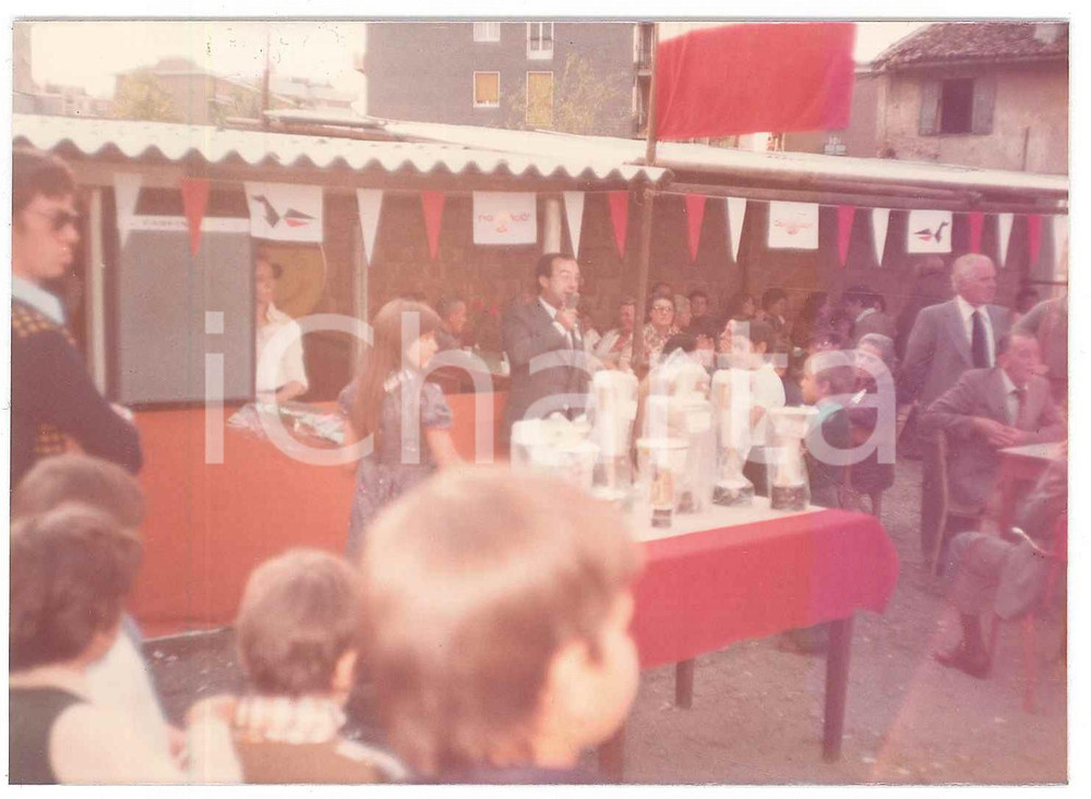 Fotografia d epoca originale 1975 ca Area di MILANO  PSI Festa dell Avanti!  Carlo TOGNOLI  Foto 12x9 cm 1