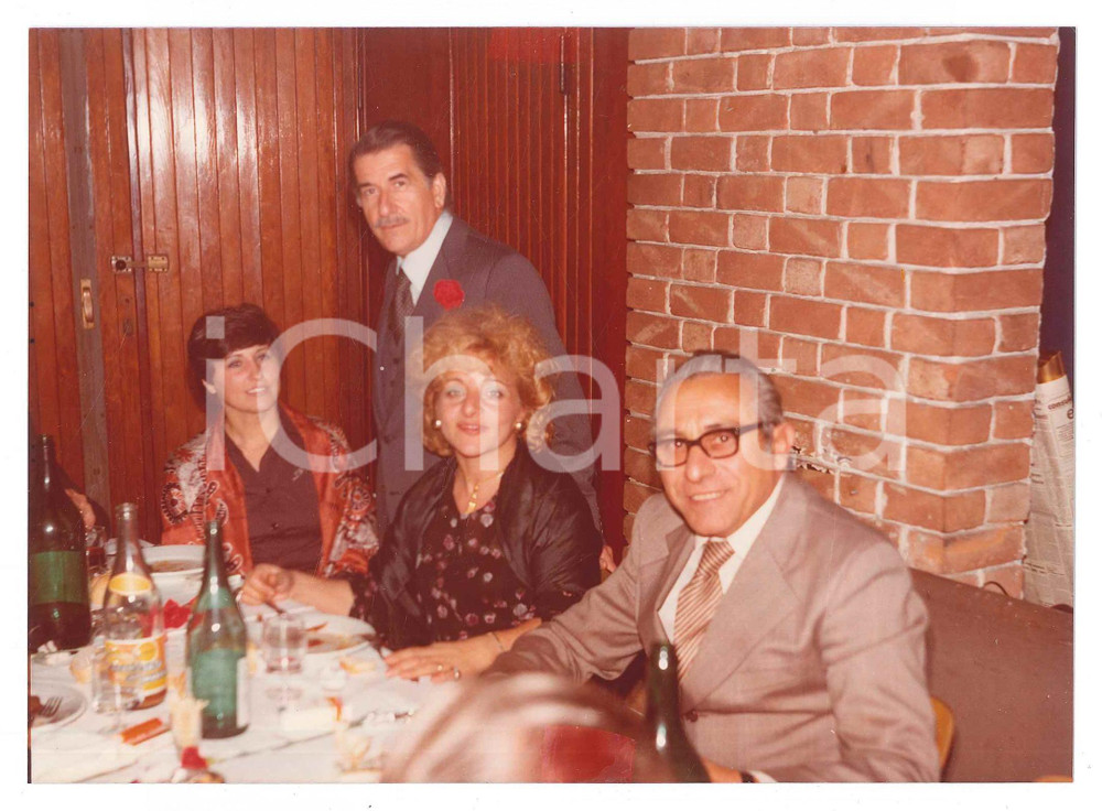 Fotografia d epoca originale 1976 MILANO Festa dell Avanti!  Aldo ANIASI alla cena  Foto 17x12 cm 2 1