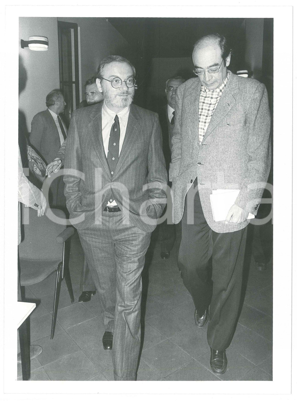 Fotografia d epoca originale 1985 ca MILANO Giornalisti Piero OSTELLINO Giorgio SANTERINI Foto 18x24 cm 2 1