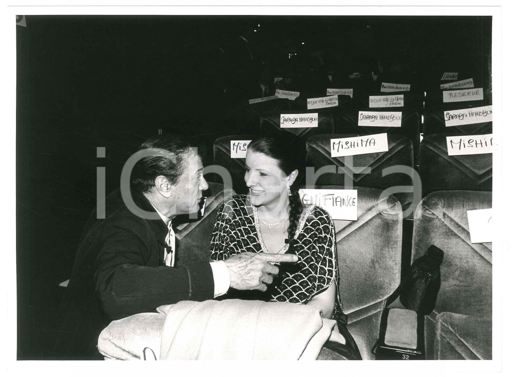 Fotografia d epoca originale 1985 FESTIVAL DI CANNES Tony CURTIS Ritratto dell attore in platea  Foto 24x18 1