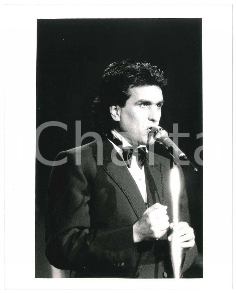 Fotografia d epoca originale 1989 FESTIVAL DI SANREMO Toto CUTUGNO durante l esibizione  Foto 20x25 1 1
