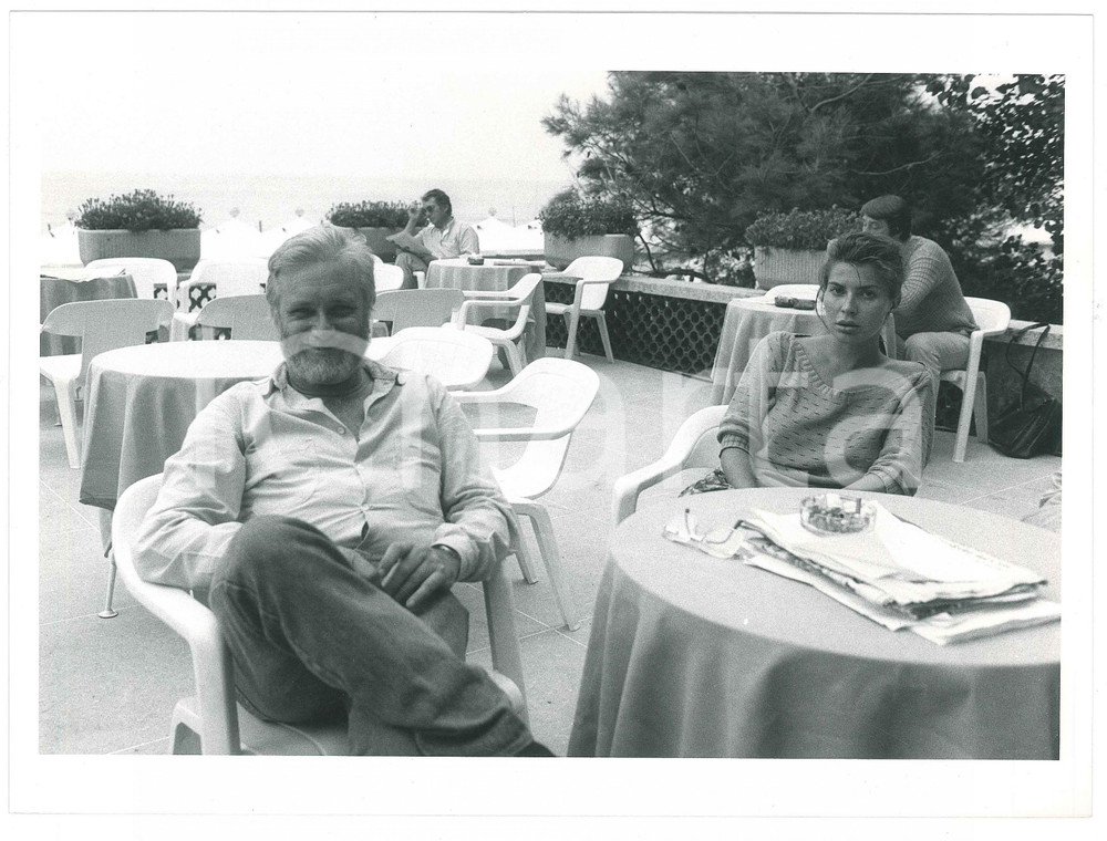 Fotografia d epoca originale 1983 VENEZIA Mostra del Cinema Luciano DE CRESCENZO Lorella MORLOTTI  Foto 1 1