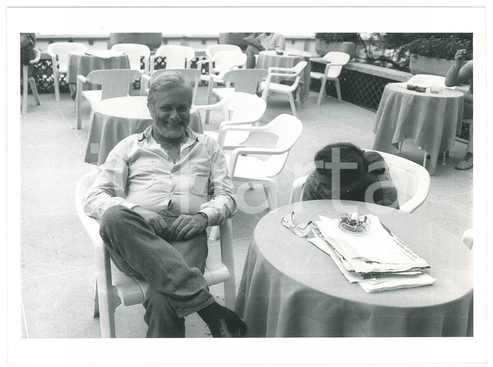 Fotografia d epoca originale 1983 VENEZIA Mostra del Cinema Luciano DE CRESCENZO Lorella MORLOTTI  Foto 4 1