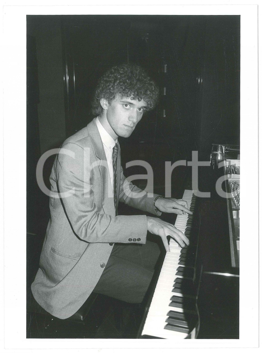 Fotografia d epoca originale 1985 CA MUSICA ITALIA  Andrea LUCCHESINI Ritratto al pianoforte  Foto 18x24 cm 1